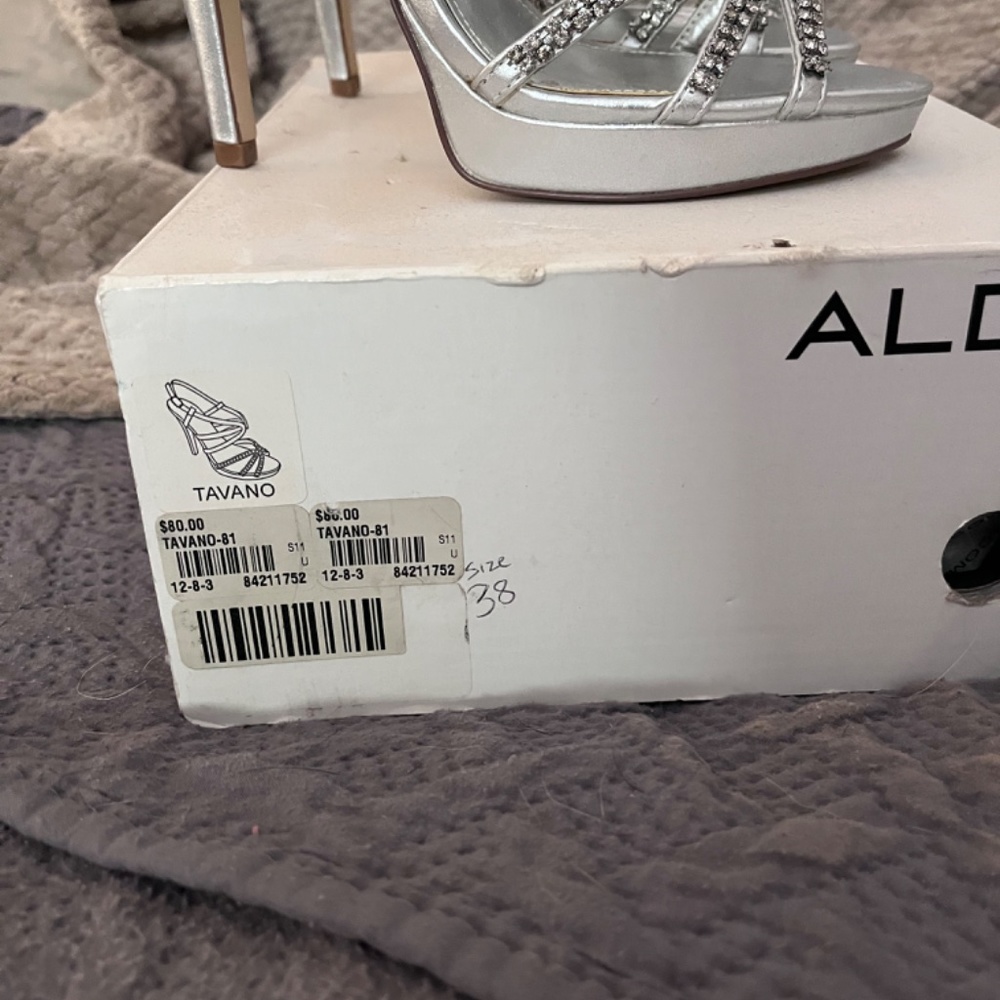 Shoes - Picture 3 of 4